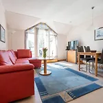 Klassik Appartement mit 1 Schlafzimmer und Balkon im Dachgeschoss 161